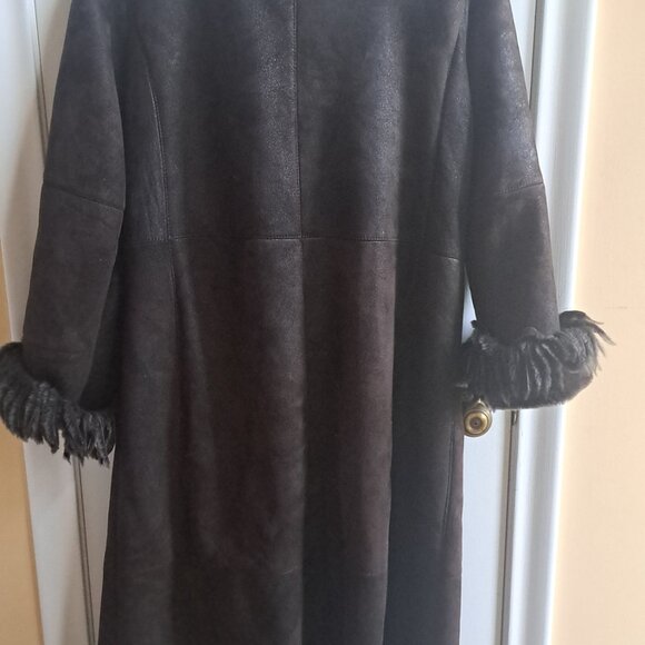 Beautiful, long, brown shearling coat - Picture 2 of 2